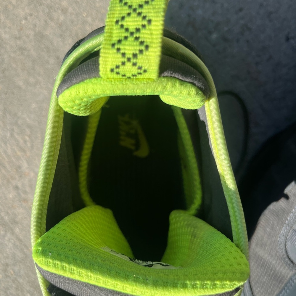 Nike Black and Neon Green Sneakers - Picture 4 of 9